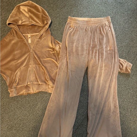 SKIMS Sweaters - Skims teddy Velour Wide-Leg Lounge Pants - Taupe & crop hooded zip up